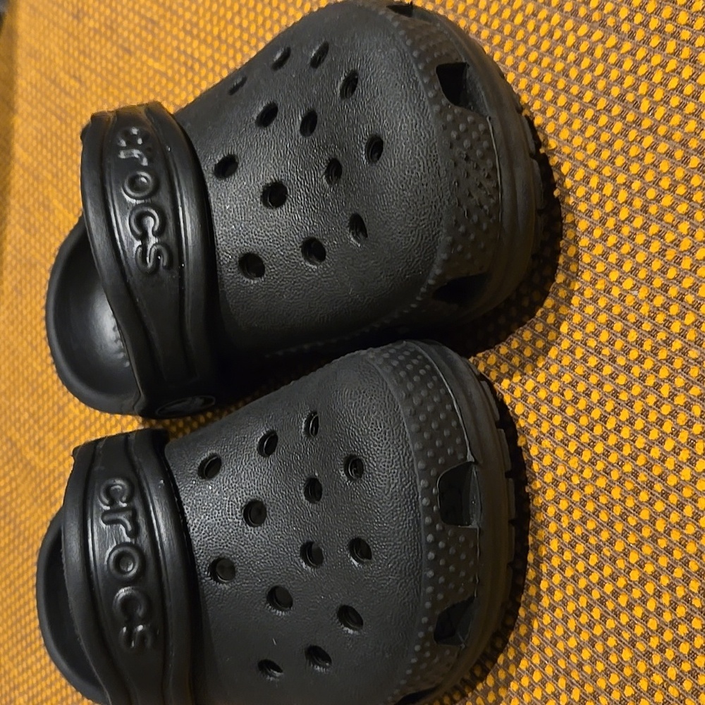 Crocs| Black Classic Sling back crocs Size 5c